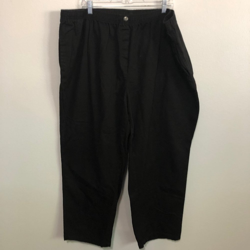 Plus Size Black Capri